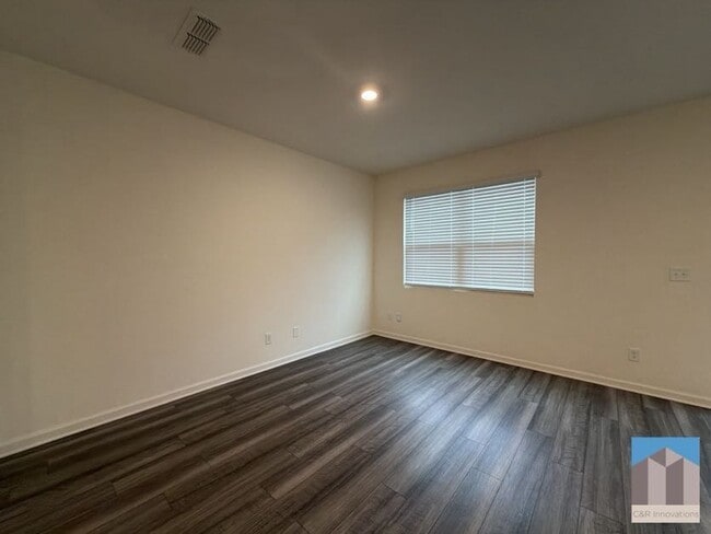 Foto del edificio - 3530 Condor Ct SW