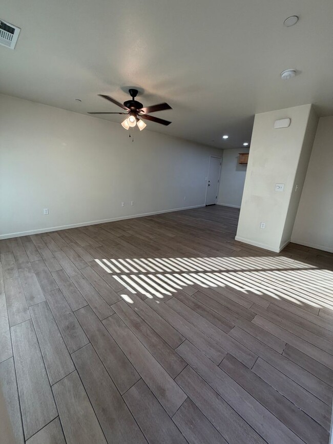 Building Photo - 3054 Bright St