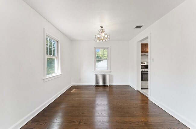 Foto del edificio - 409 Tappan Rd