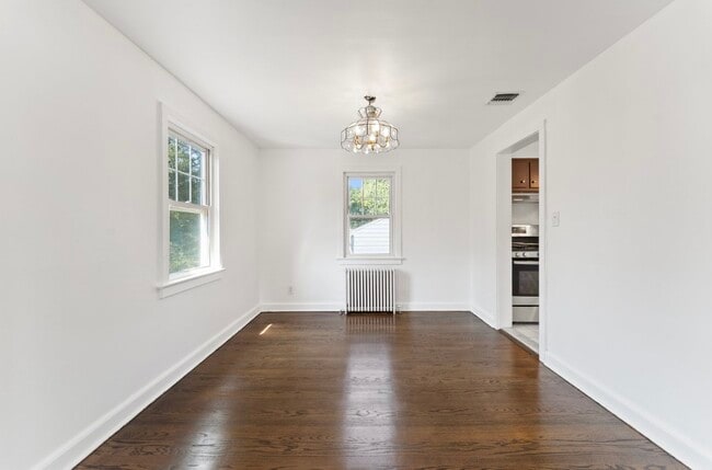 Building Photo - 409 Tappan Rd