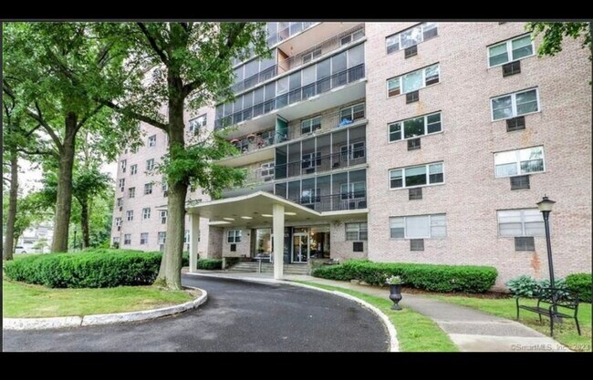 Building Photo - 25 Cartright St
