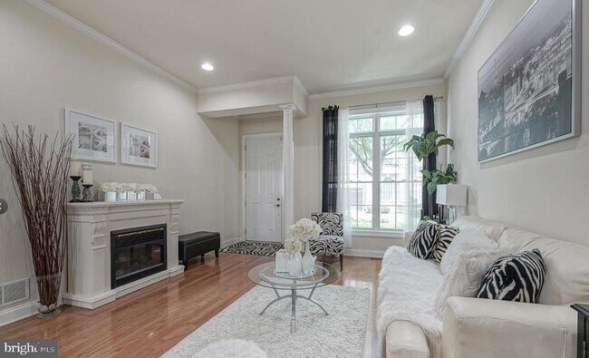 Foto del edificio - 4204 Lexington Ct