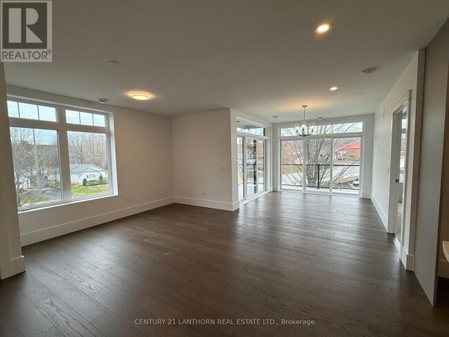 Building Photo - 12 Clara Dr