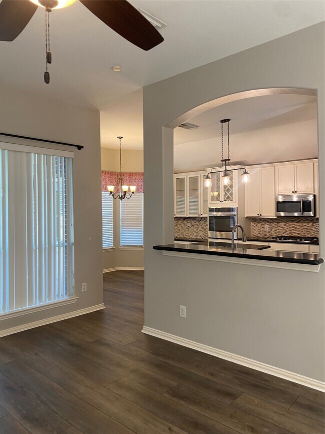 Building Photo - 8312 Spinnaker Bay Ln