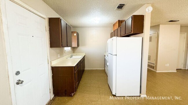 Foto del edificio - 631 S Crosby St