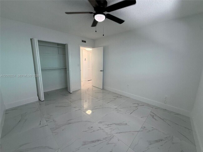 Building Photo - 458 E 31st St