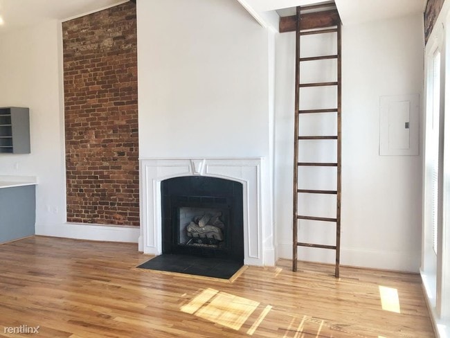 Building Photo - 1410 11th St NW