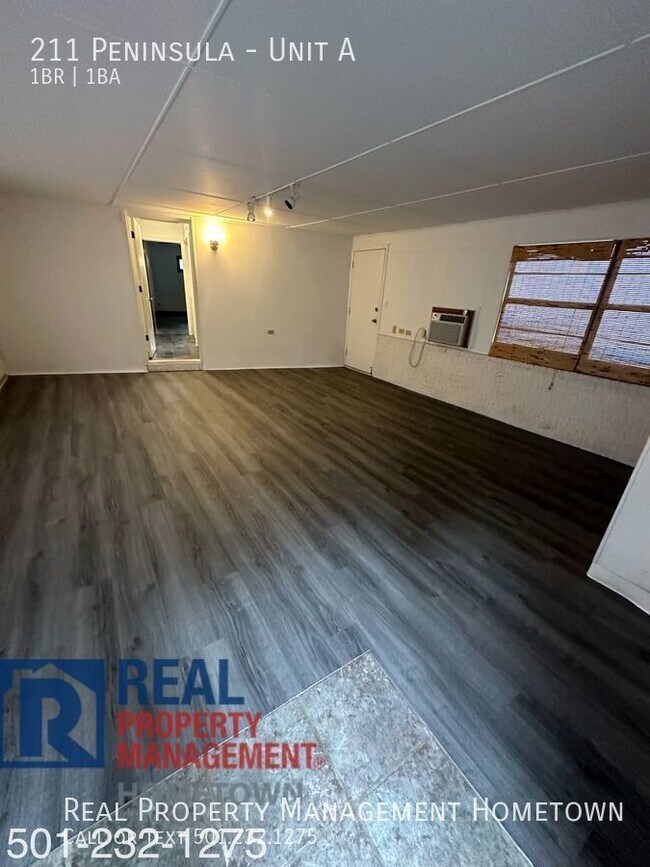 Building Photo - MOVE IN SPECIAL!! Half off 1st Month's ren...