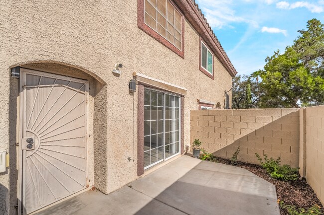 Foto del edificio - 2600 Twin Pines Ave