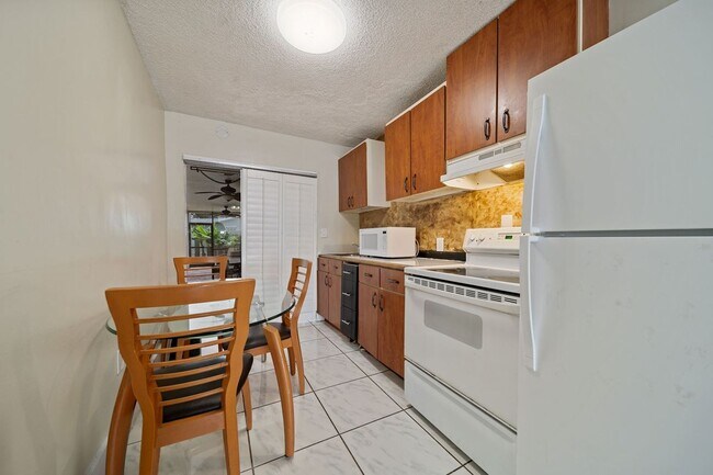 Foto del edificio - 3409 Turf Rd