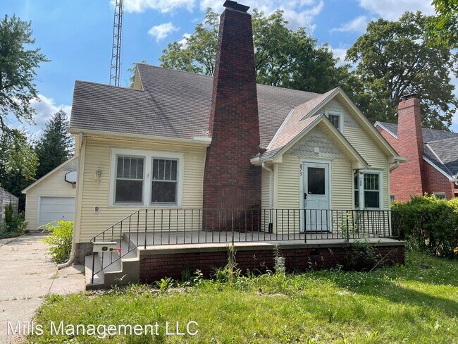 Building Photo - 3 br, 2 bath House - 875 S 33rd**