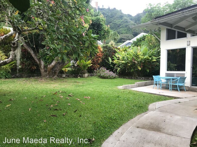 Building Photo - 3 br, 2 bath House - 3040 Manoa Rd