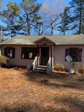 Building Photo - 401 Albert Dr