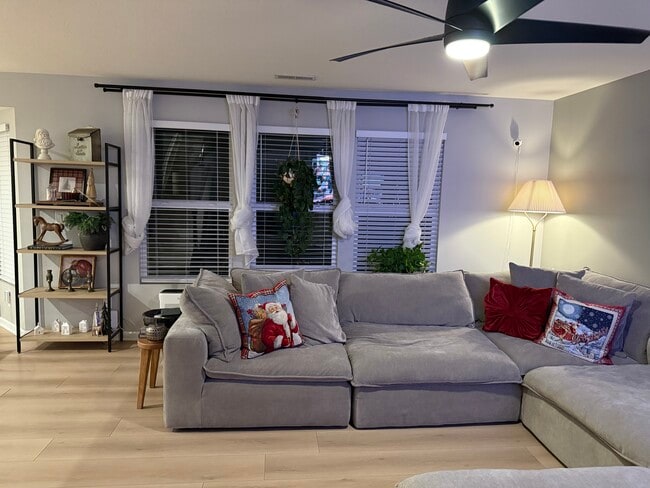 Foto del edificio - 7481 Autumn Joy Ave