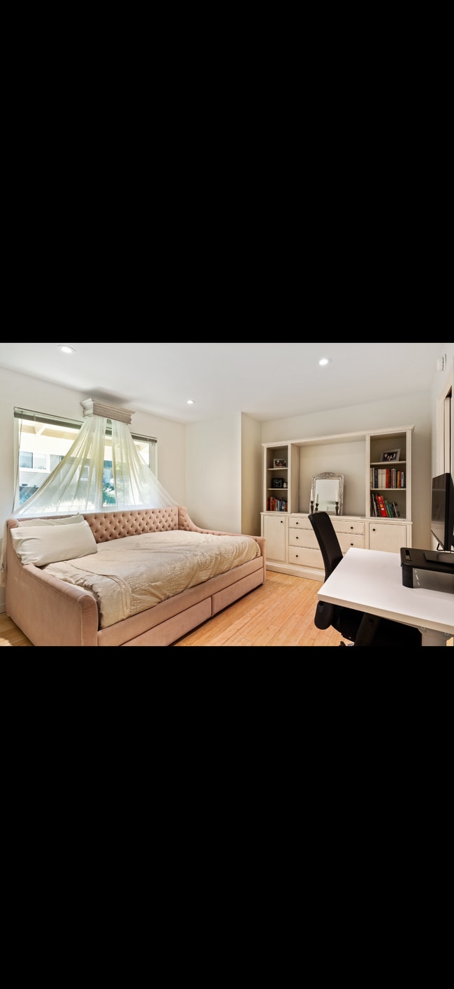 Photo - 1128 Westmoreland Cir Townhome
