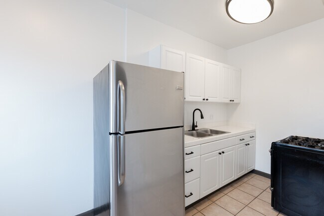 Foto del edificio - Elmwood Apartments