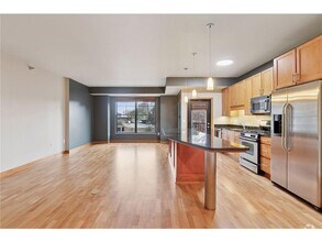 Building Photo - 317 Groveland Ave