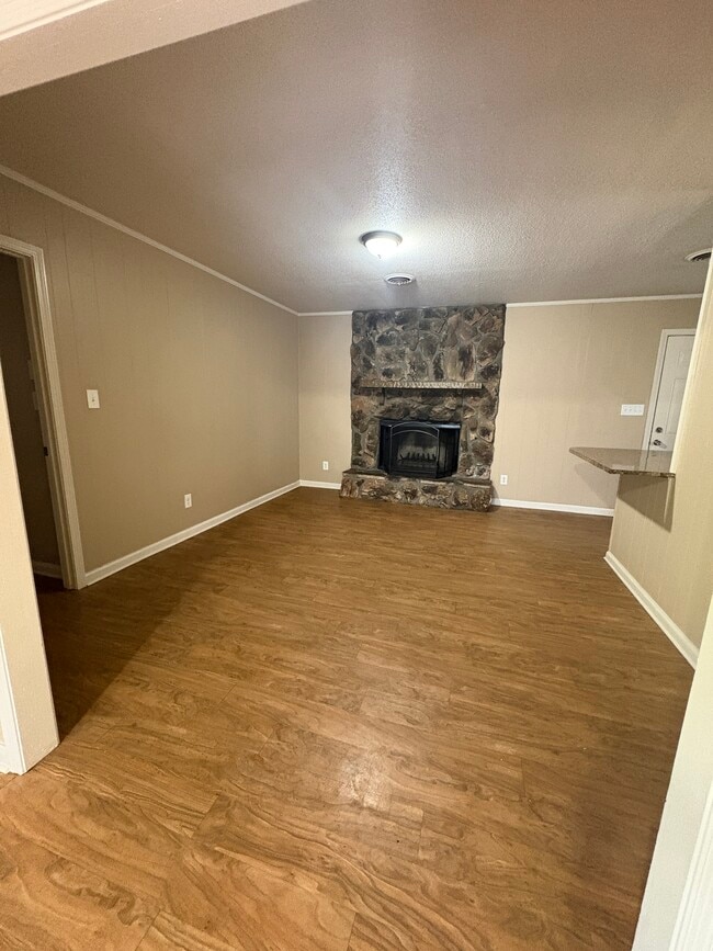 Building Photo - 321 Sultan Ct