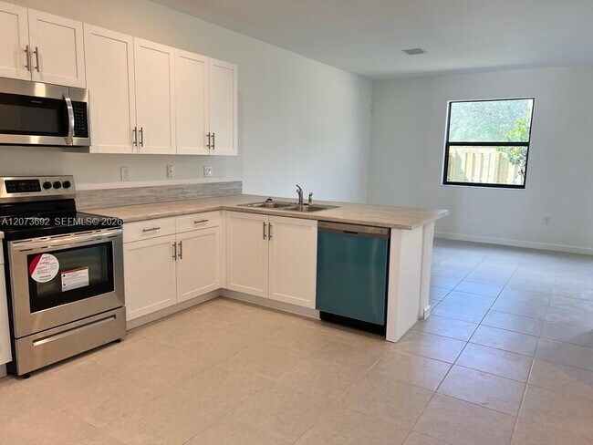 Building Photo - 24480 SW 119th Pl