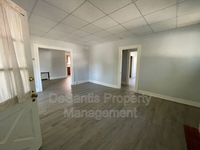 Building Photo - 3421 5th Ave