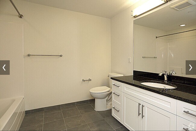 Building Photo - 10 Cameron St