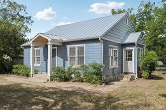 Building Photo - 308 Taylor Rd