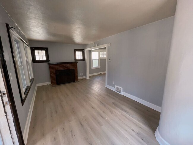 Building Photo - 5615 Garfield Ave