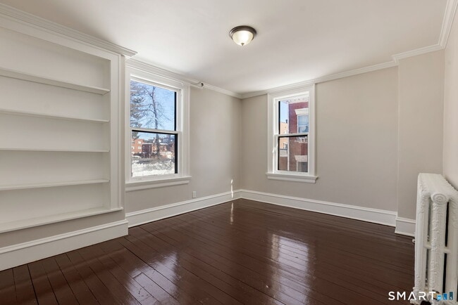 Building Photo - 360 Farmington Ave