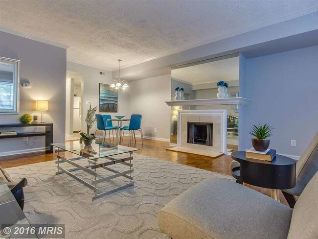 Building Photo - 1955 Calvert St NW