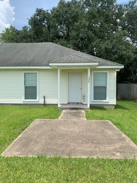 Foto principal - Fully updated 2bd 1bath Apt