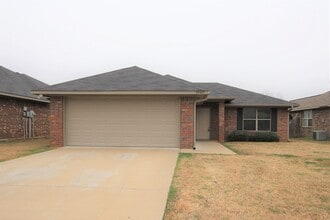 Building Photo - 19401 King Ranch Dr