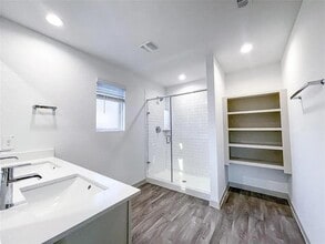 Building Photo - 7822 Golden Rubia Ln