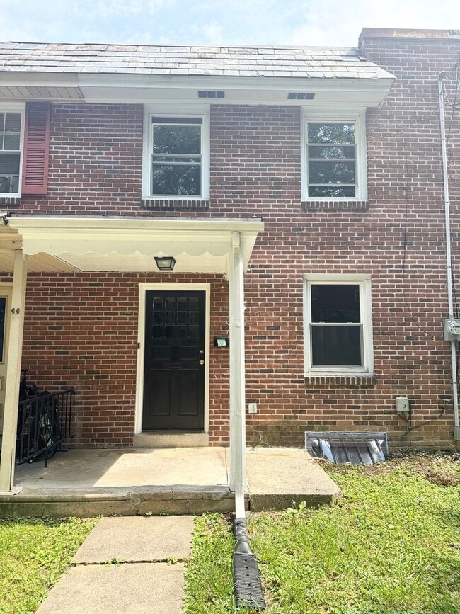 Building Photo - 415 Fairview Ave