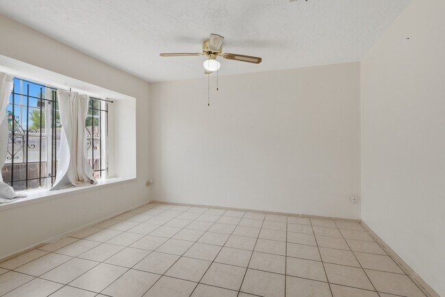 Building Photo - 12449 Sharpview Dr