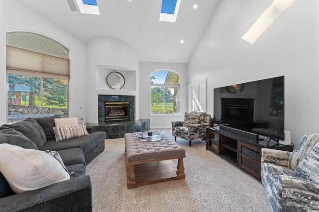 Building Photo - 2586 E 6710 S