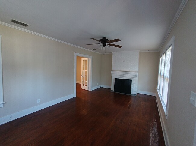 Building Photo - 186 E Brazell St