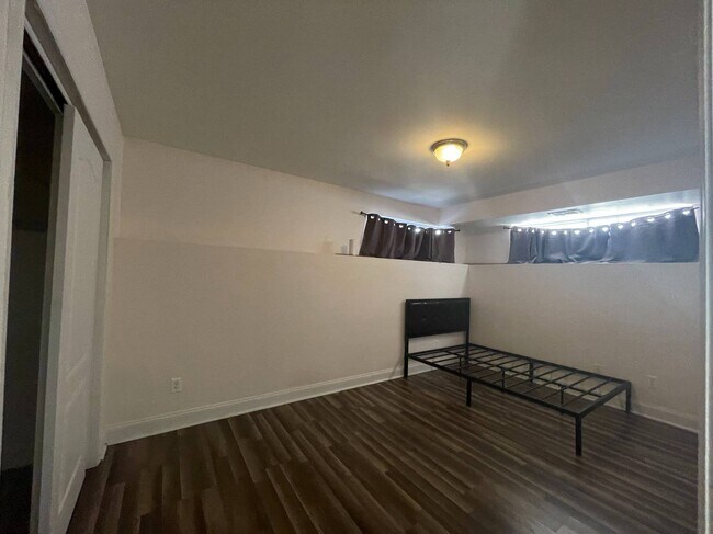 Building Photo - 147 Kirshon Ave