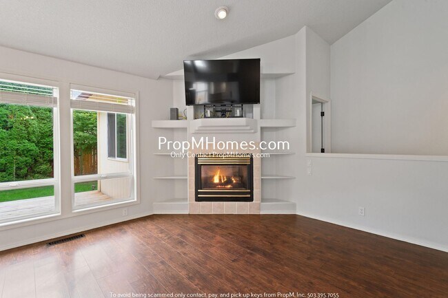 Foto del edificio - Light Filled 3 Bedroom Home in Sherwood!
