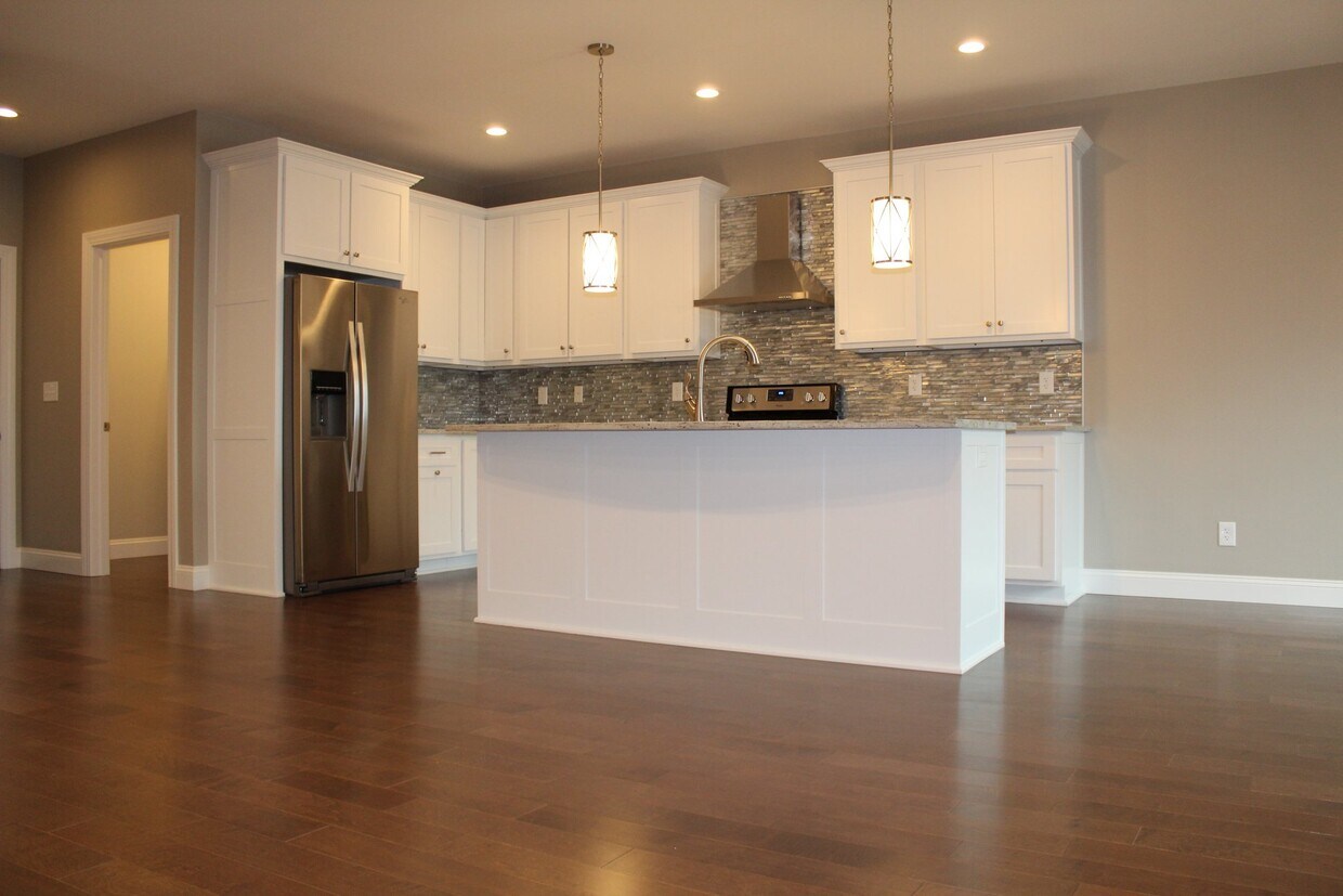 510 47th St, Vienna, WV 26105 House Rental in Vienna, WV