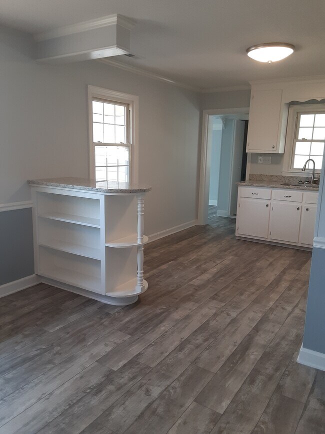 Foto del edificio - 2916 Camberley Dr