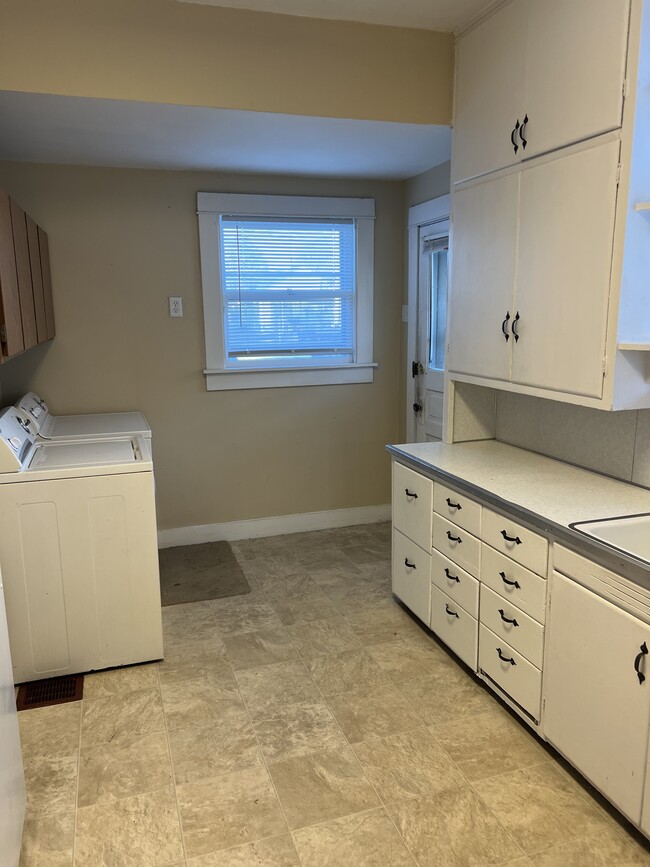 Kitchen - 2921 Avenue L