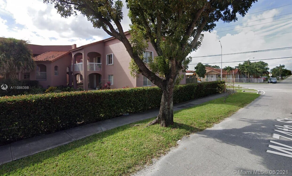 Primary Photo - 2390 W 74th St