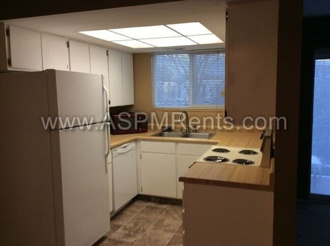 Building Photo - Millcreek-Holladay Condo with Amenities