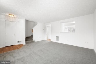 Building Photo - 14 Gemstone Ct