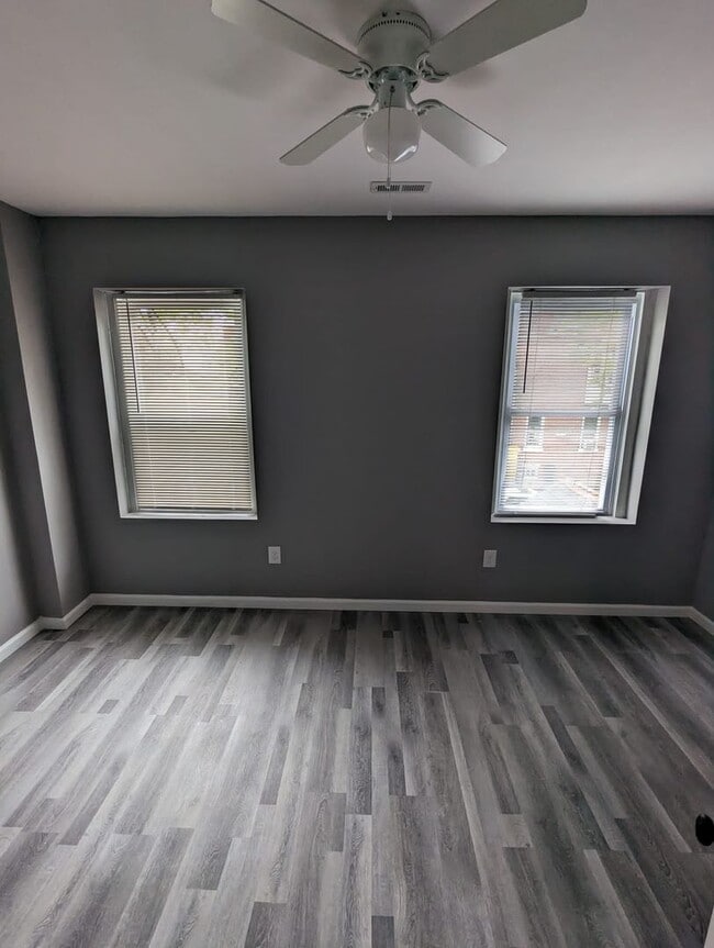 Building Photo - New Rehab 2br/1ba w/ W&D, Backyard and par...