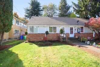 Building Photo - 4756-4760 N Vanderbilt St