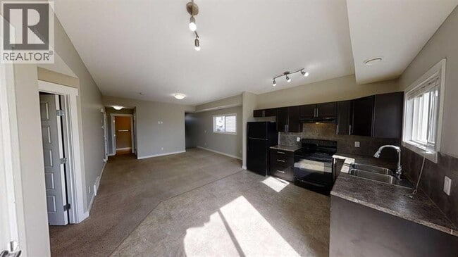 Building Photo - 8713-8788 88 St