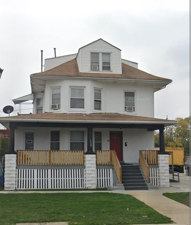 Building Photo - 1725 Madison St