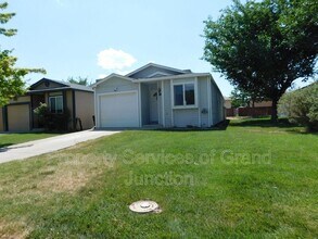 Building Photo - 493 Green Acres St