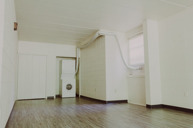 Building Photo - 902 Brightwood Manor Dr